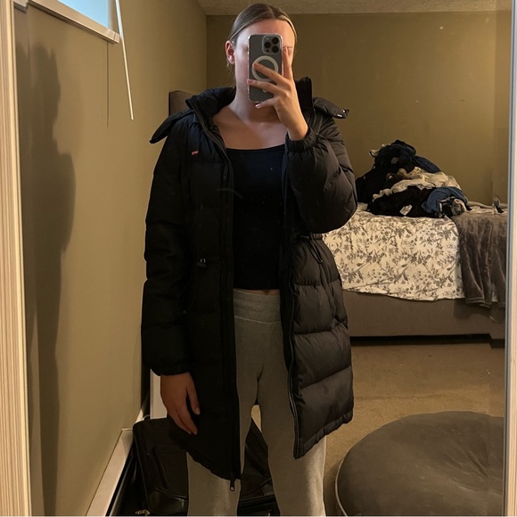 Levi’s puffer jacket - Picture 2 of 2